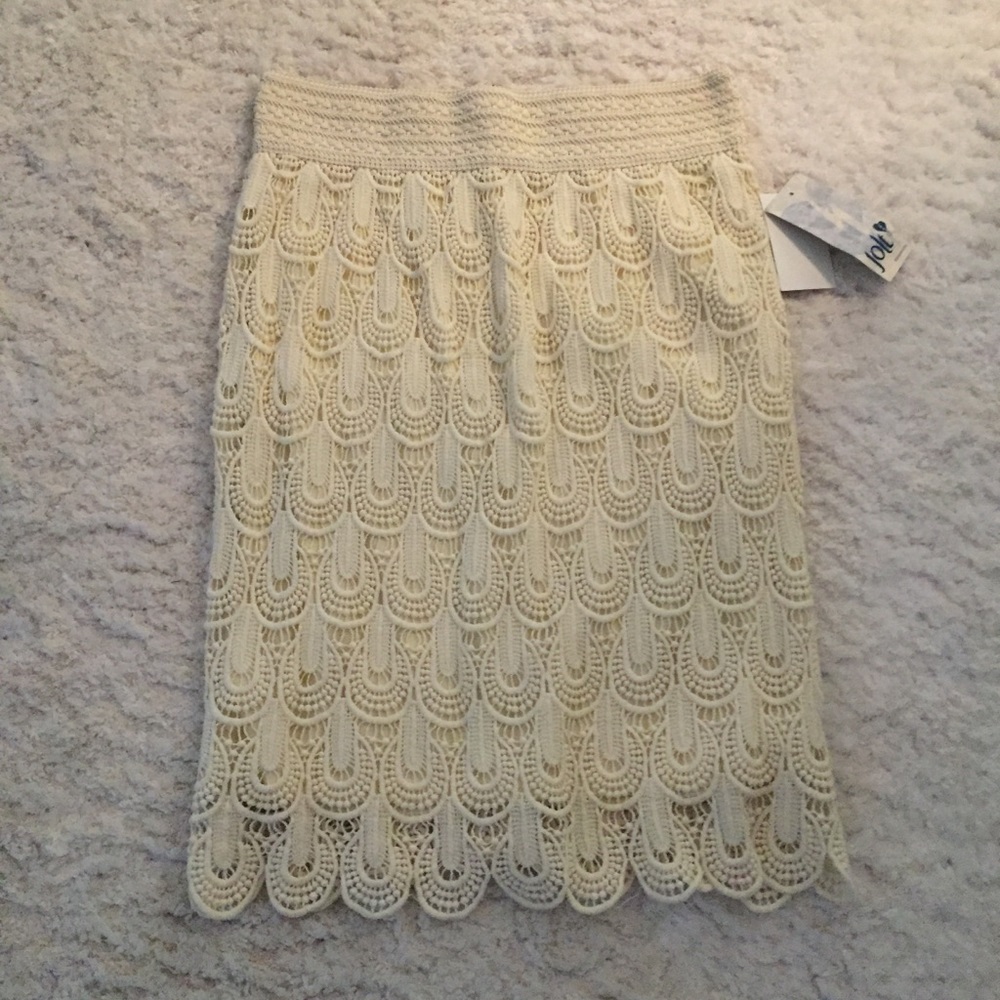 Cream lace skirt sz S by JOLT NWT